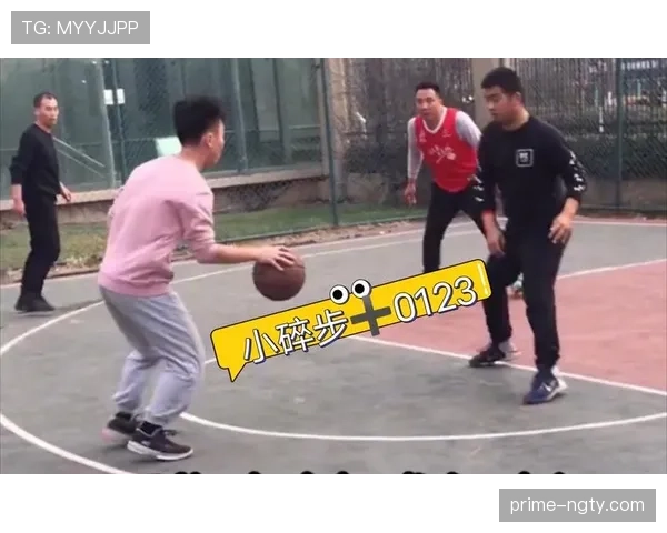 详解篮球二次起跳规则如何界定是否属于走步违例行为